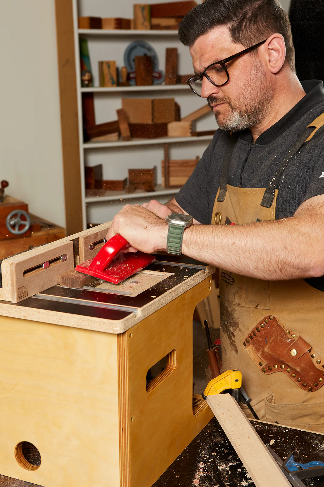 KM Tools Benchtop Router Table for 3x3 Custom Trim Router Jig - Image 32