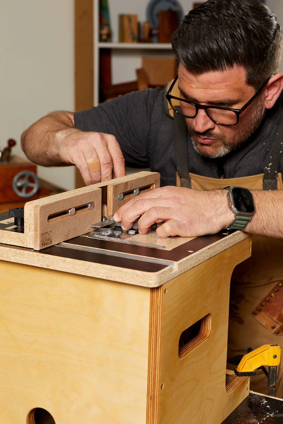 3X3 Custom 6-in-1 Universal Trim Router Jig + KM Tools Benchtop Router Table Bundle - Image 11